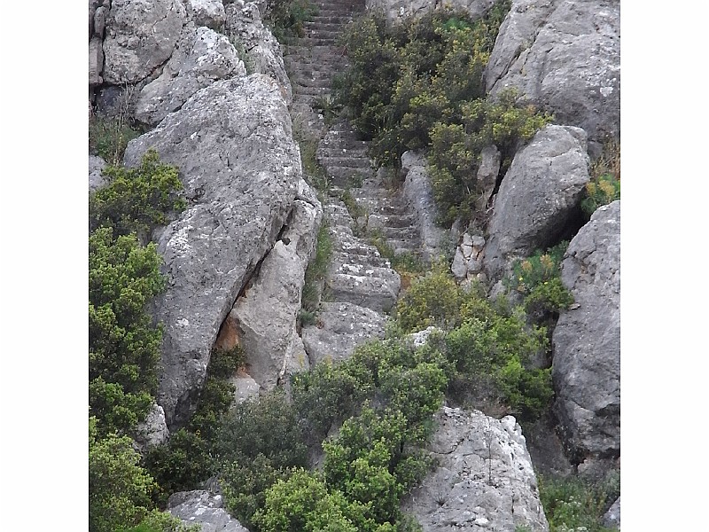 R0010045.JPG - Day 1: Orchomenos - Staircase to the Acropolis