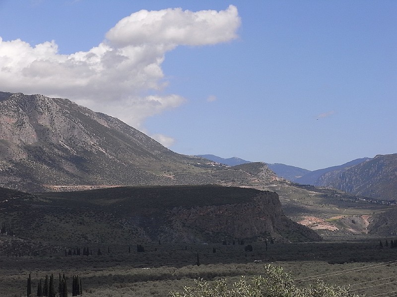 R0010096.JPG - Day 2: The valley of Amfissa looking towards Delphi